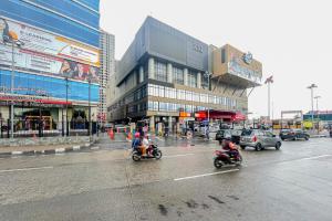 redliving apartemen transpark juanda frams properti tower jade with netflix