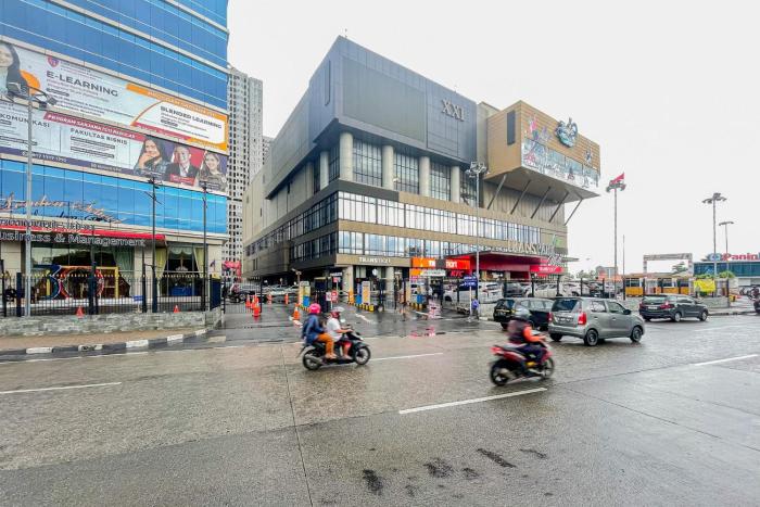redliving apartemen transpark juanda frams properti tower jade with netflix