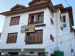 Roseline Inn,India>>Srinagar,2 star