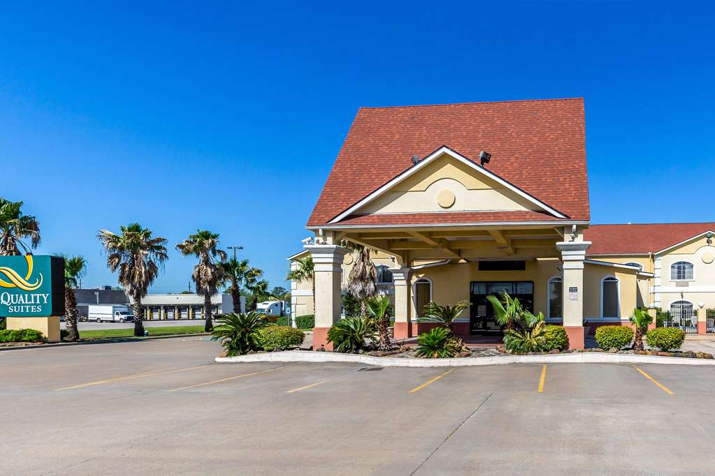 quality suites north