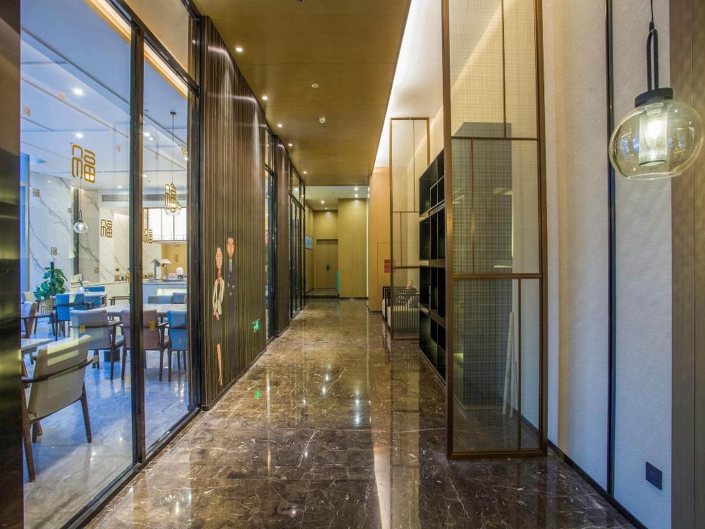 magnotel business zhenjiang south railway station greenland square