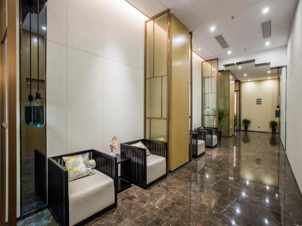 magnotel business zhenjiang south railway station greenland square