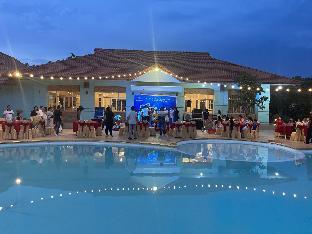 maxivic beach resort