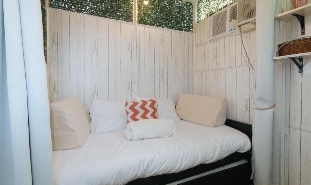 nearest hostel pasay city