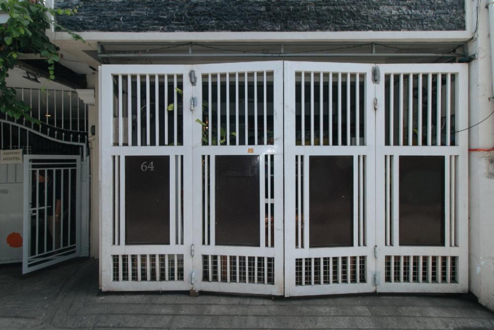 nearest hostel pasay city