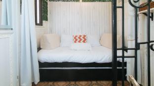 nearest hostel pasay city