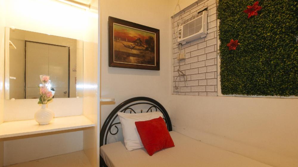 nearest hostel pasay city