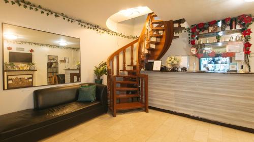 nearest hostel pasay city