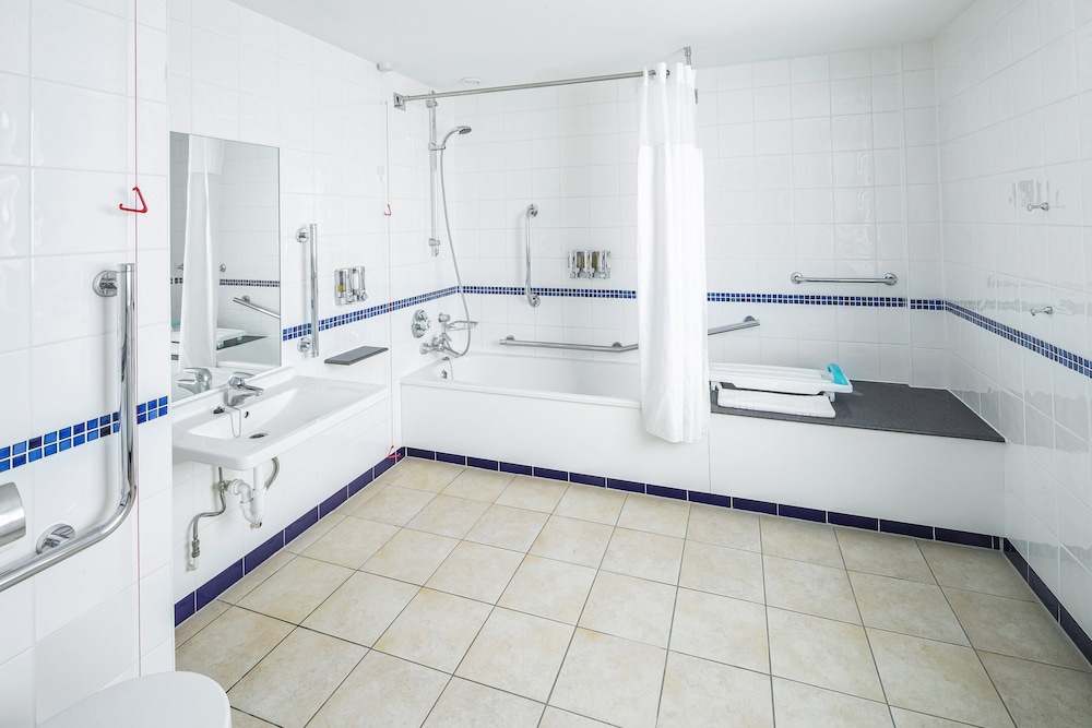 holiday inn hull marina by ihg