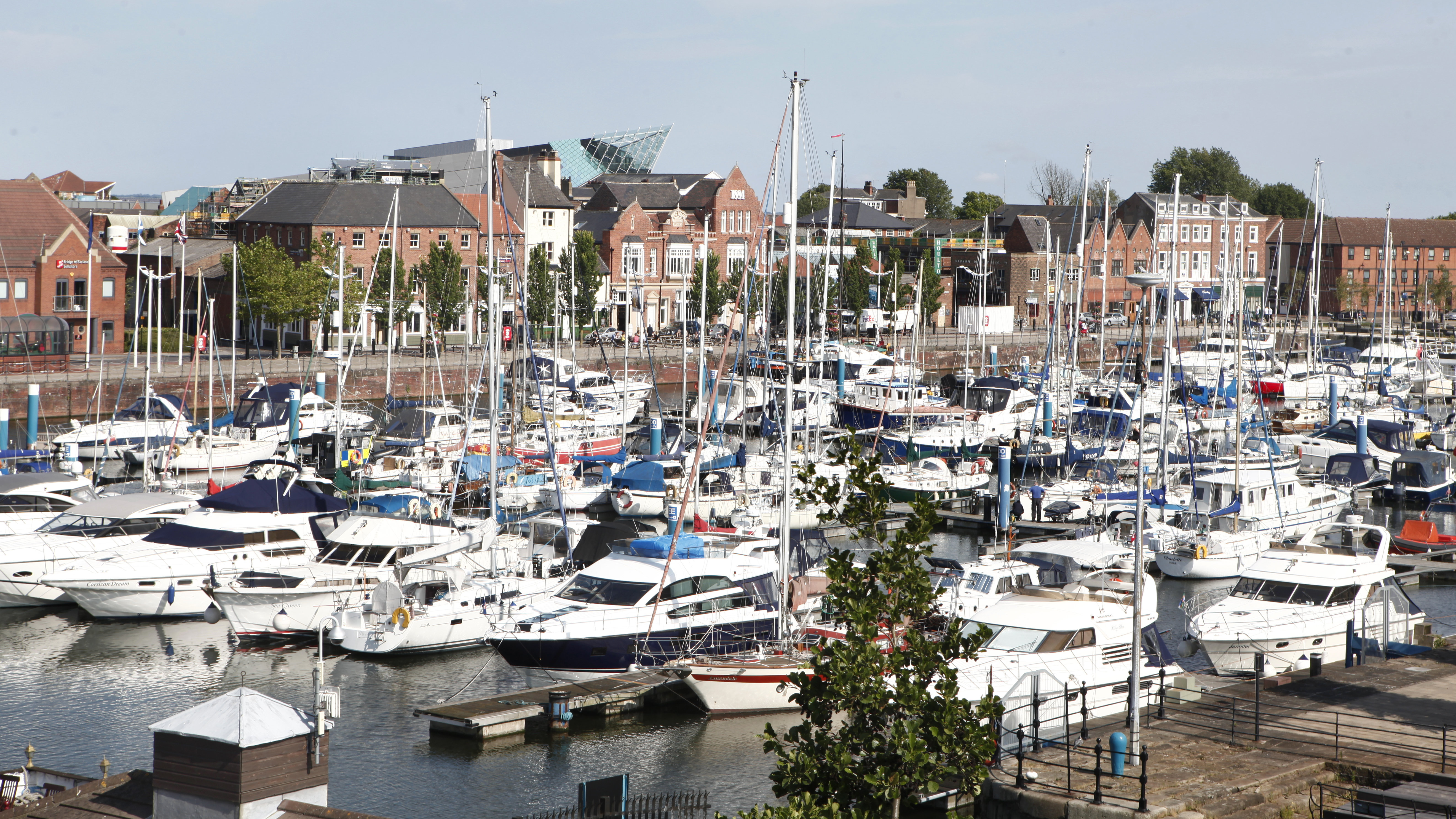 holiday inn hull marina by ihg