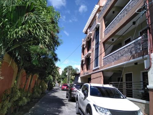 v f riton apartelle