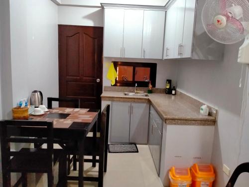 v f riton apartelle