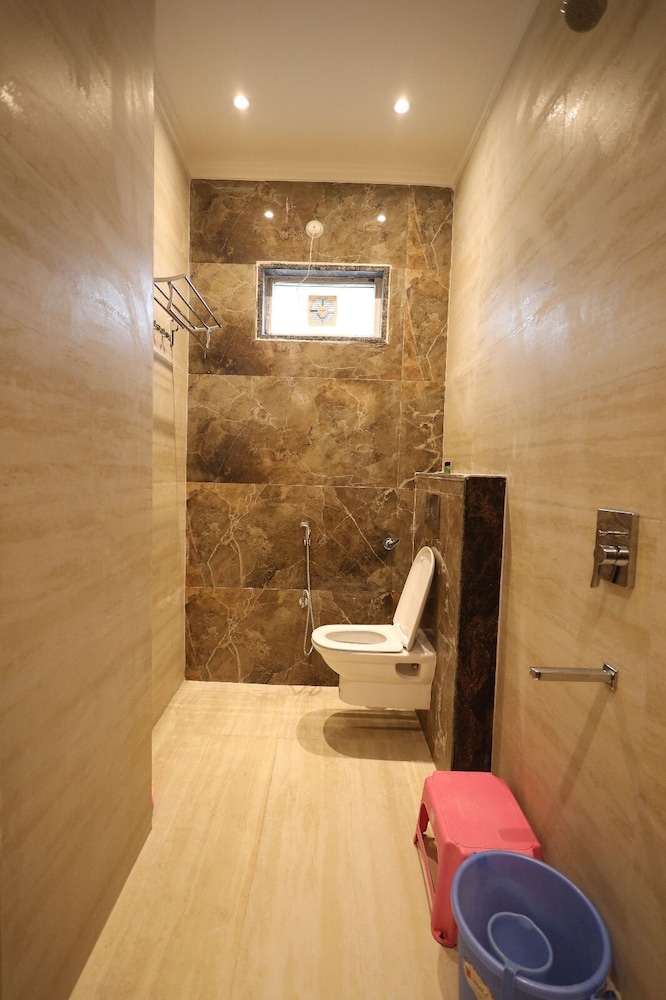 radha bihari nikunj inn and restaurant