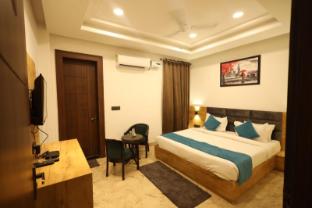 radha bihari nikunj inn and restaurant