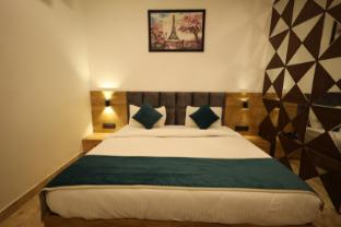 radha bihari nikunj inn and restaurant