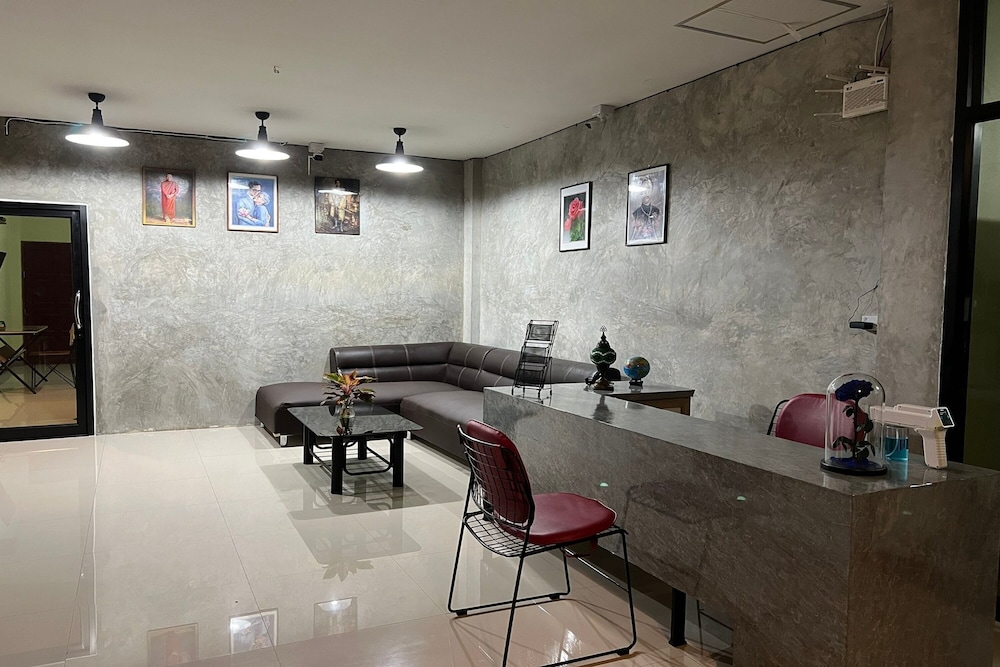 v tharm hotel