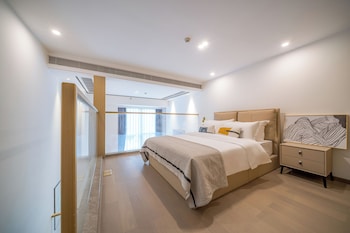 f town fangtang hotel shenzhen longgang tianan digital city huanggekeng subway station