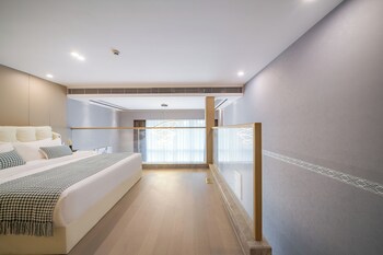 f town fangtang hotel shenzhen longgang tianan digital city huanggekeng subway station