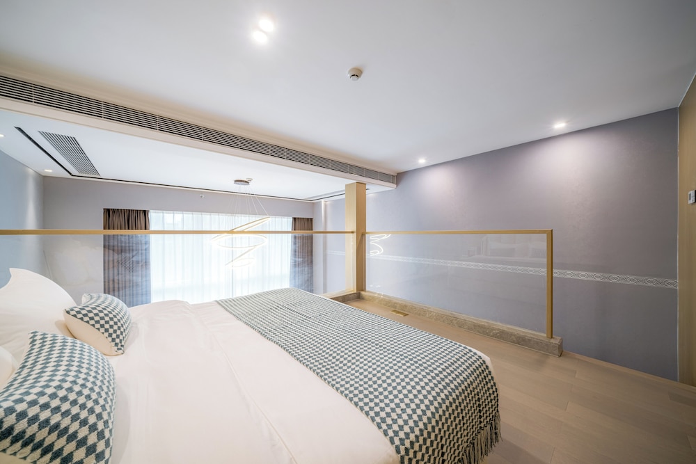 f town fangtang hotel shenzhen longgang tianan digital city huanggekeng subway station