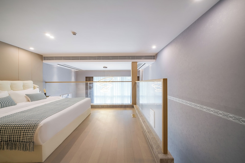 f town fangtang hotel shenzhen longgang tianan digital city huanggekeng subway station