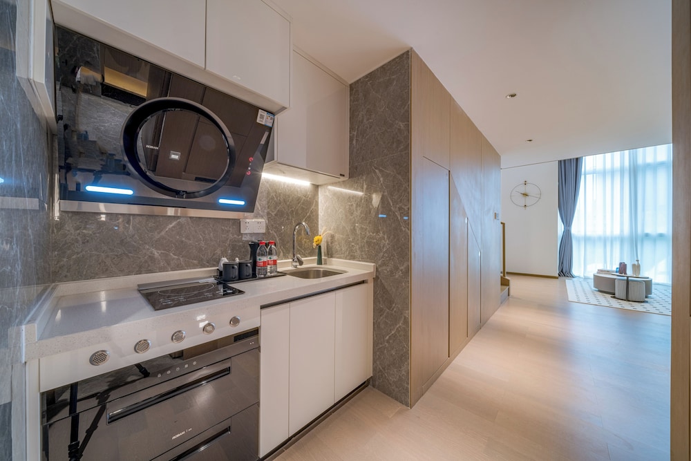 f town fangtang hotel shenzhen longgang tianan digital city huanggekeng subway station