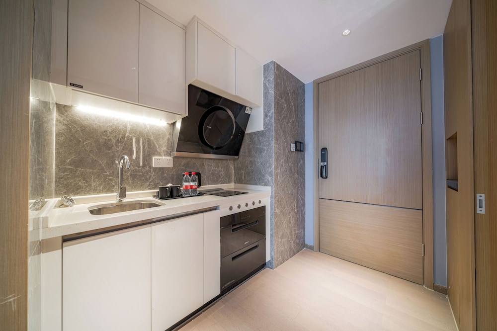 f town fangtang hotel shenzhen longgang tianan digital city huanggekeng subway station