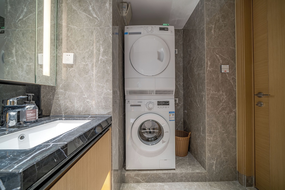 f town fangtang hotel shenzhen longgang tianan digital city huanggekeng subway station