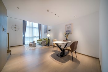 f town fangtang hotel shenzhen longgang tianan digital city huanggekeng subway station