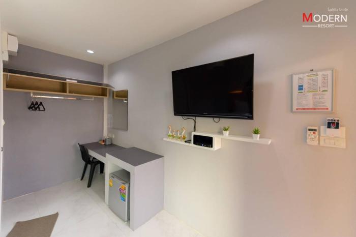 modern resort phichit