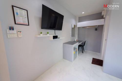 modern resort phichit