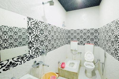 hotel kaaynat mahal 25 mtrs from dargah