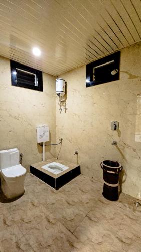 hotel kaaynat mahal 25 mtrs from dargah