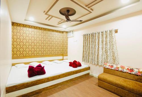 hotel kaaynat mahal 25 mtrs from dargah