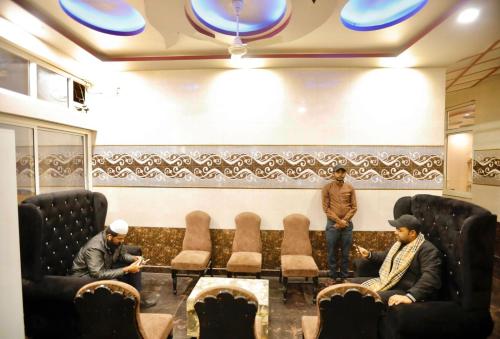 hotel kaaynat mahal 25 mtrs from dargah