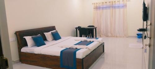 silver waves hotels and resorts morjim