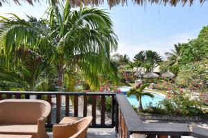 dolphin house resort spa diving