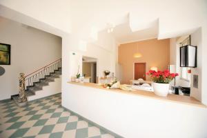 happy hotel