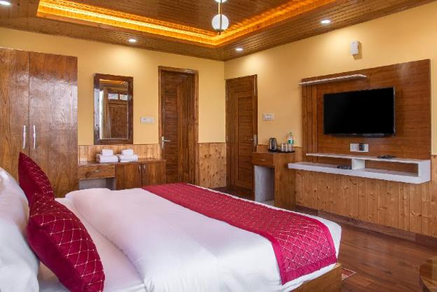wood crista retreat kufri