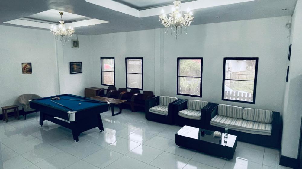 meet sunset hostel luang prabang
