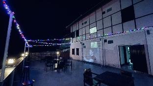meet sunset hostel luang prabang