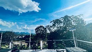 meet sunset hostel luang prabang