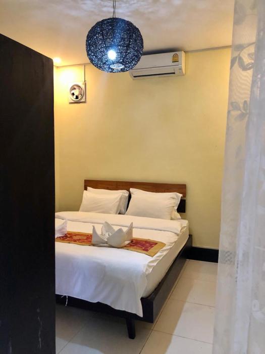 meet sunset hostel luang prabang