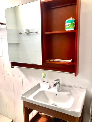 meet sunset hostel luang prabang