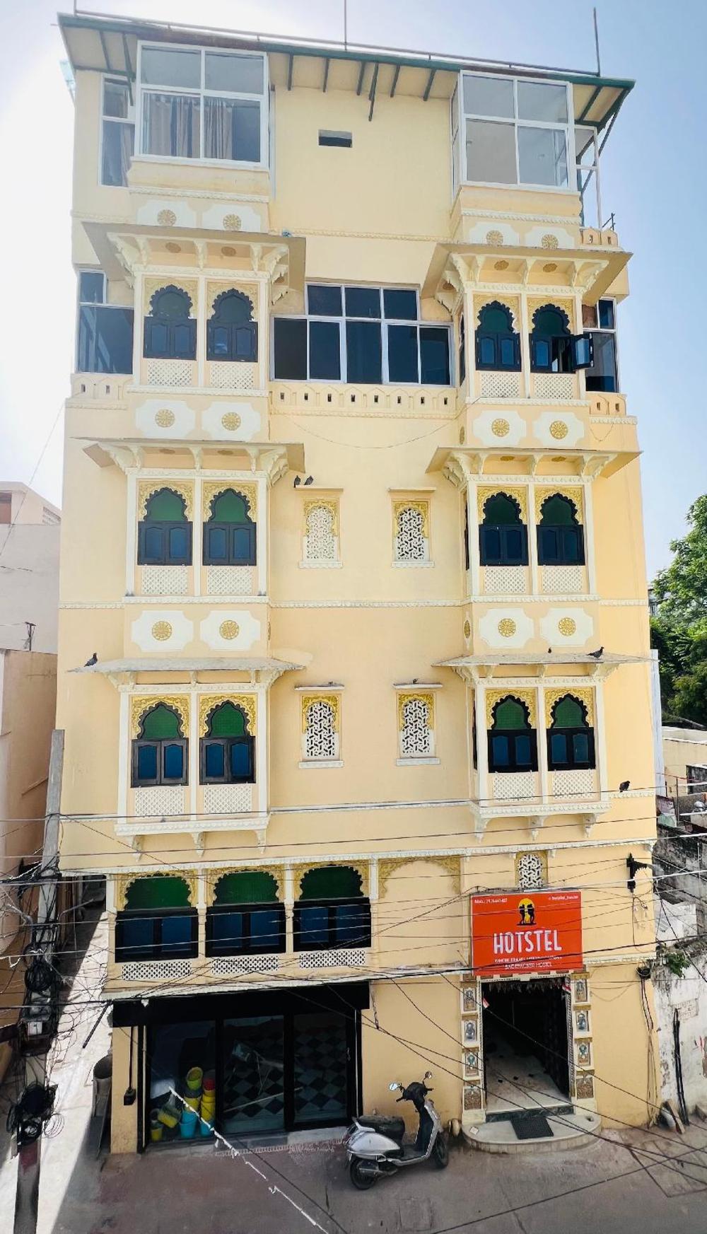 mild life hostel udaipur