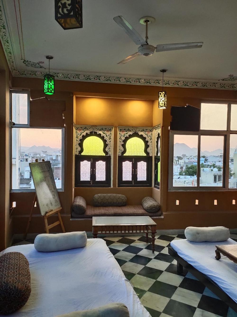 mild life hostel udaipur