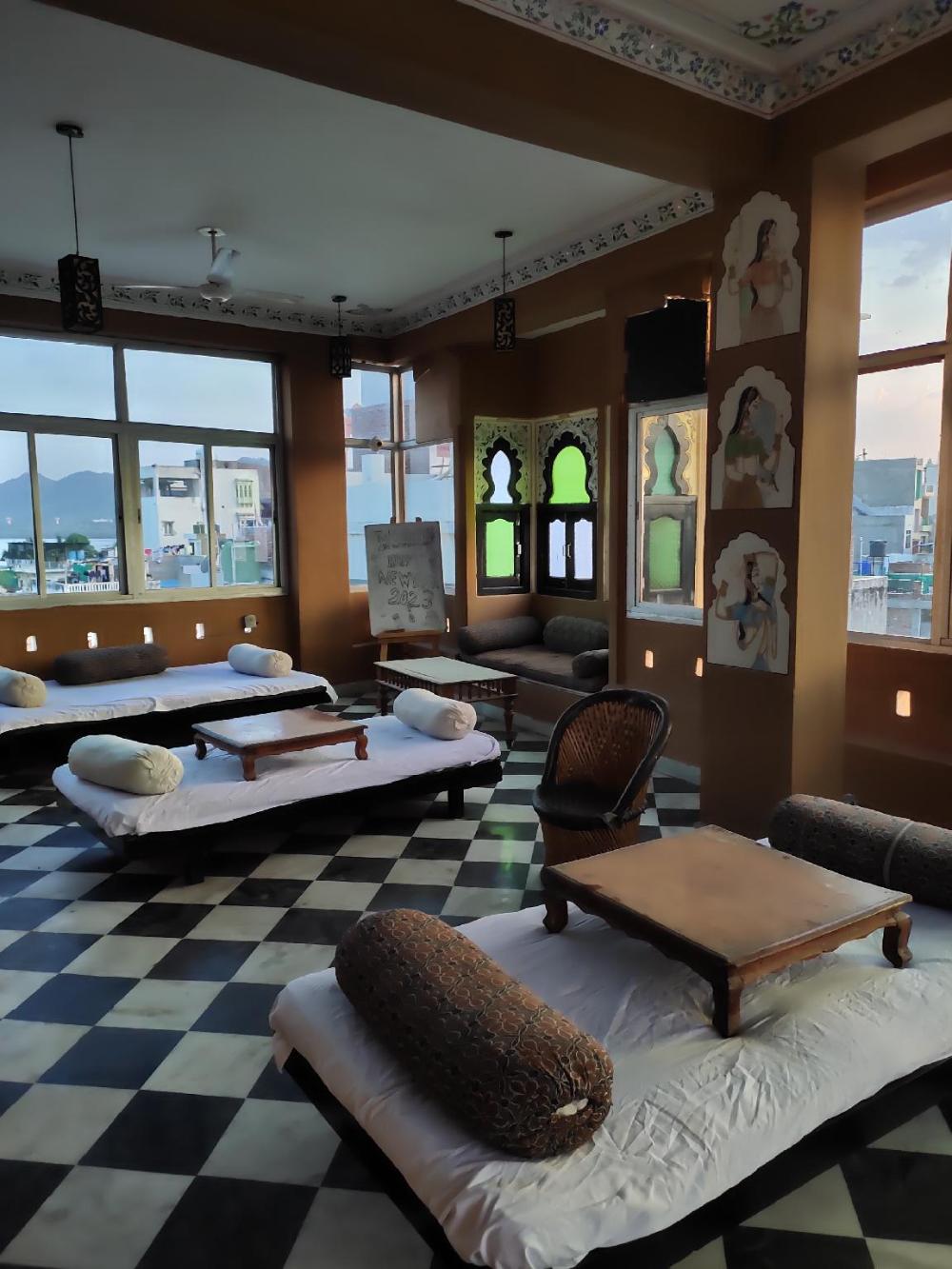 mild life hostel udaipur