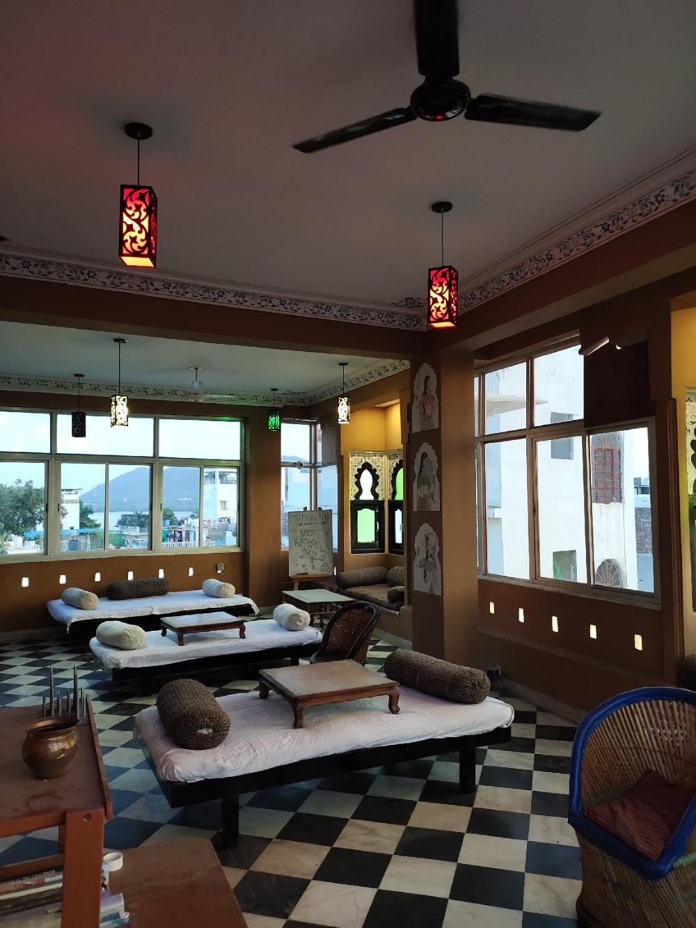 mild life hostel udaipur