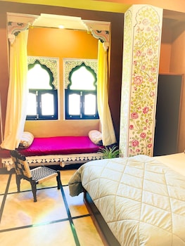 mild life hostel udaipur