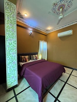 mild life hostel udaipur