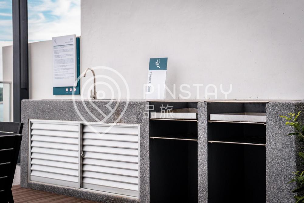 the shore by pinstay